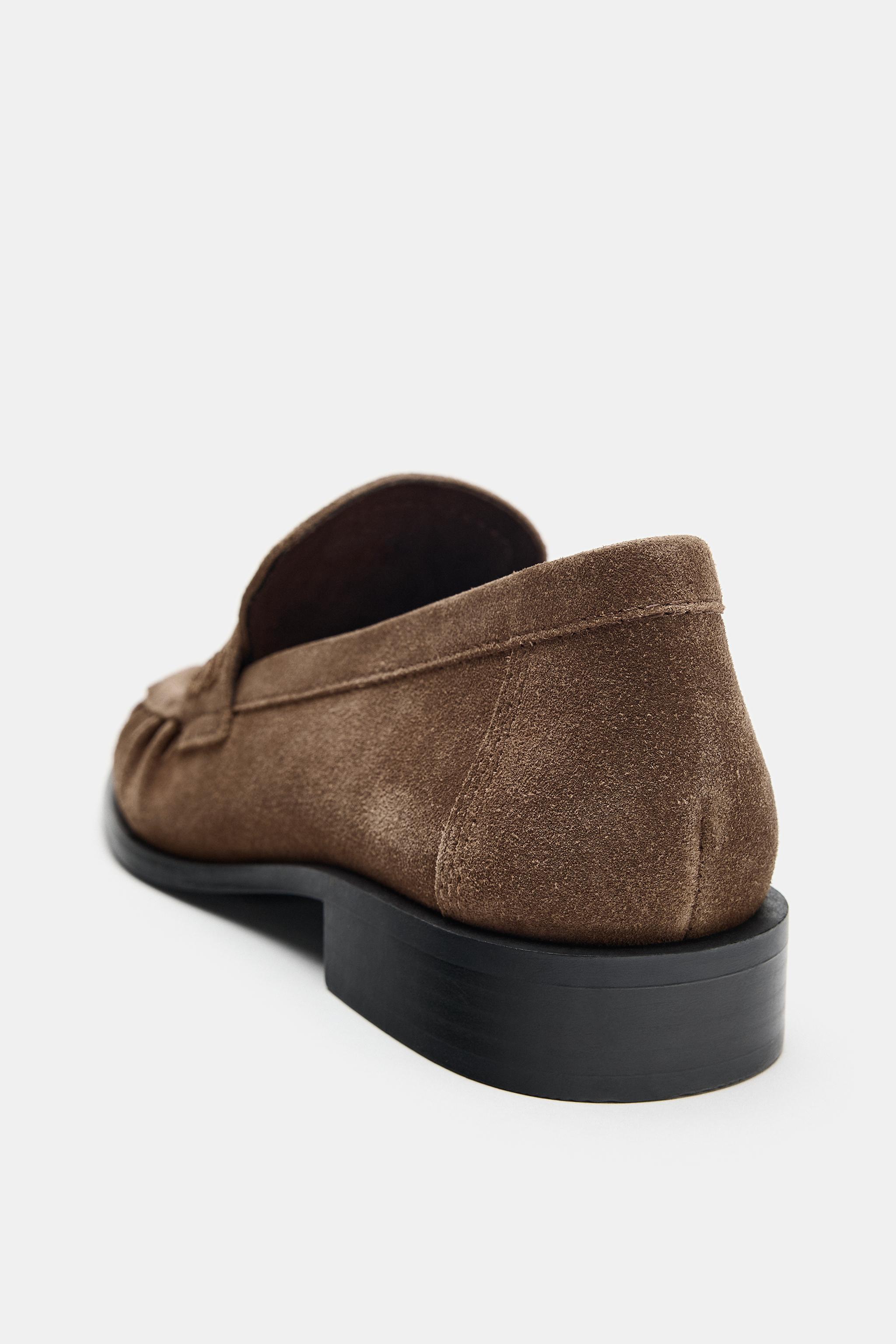 MOCASSINS EN CROÛTE DE CUIR